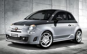 Abarth 500C 2010 года